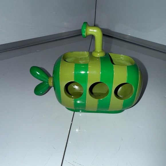 Retired Target Green Submarine Toothbrush Holder 2013 - Picture 1 of 6